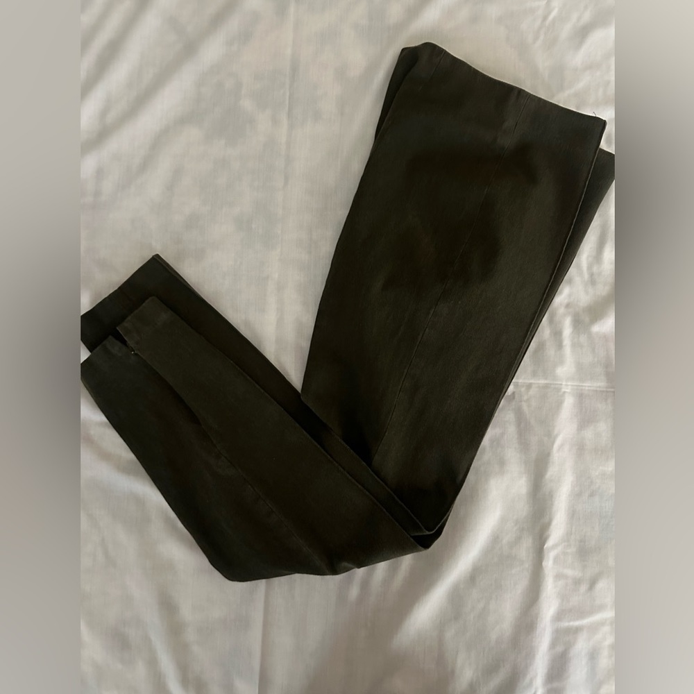 Banana Republic, Sloan, Legging Fit, Pants, Dark Olive Green
Sz4
Great Condition